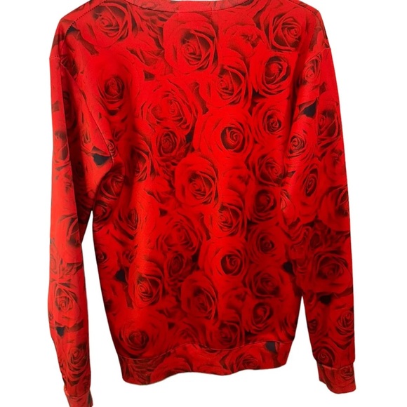 Iswag Long sleeve sweatshirt female with roses graphic size Men's medium - Picture 2 of 2